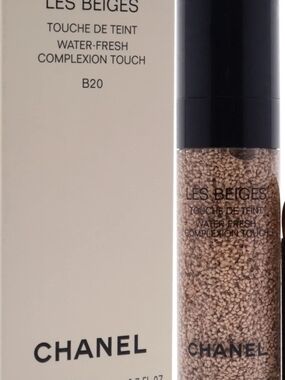 CHANEL Les Beiges Water-Fresh Complexion Touch B20 Beige